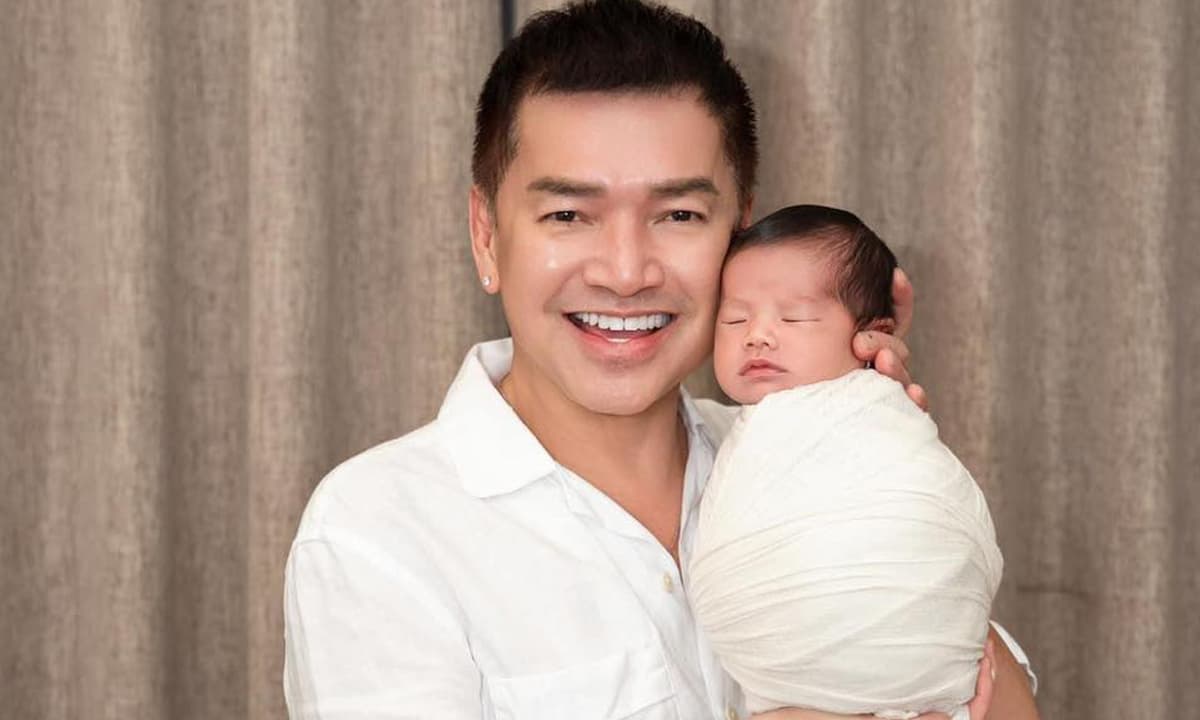 Tự hào khoe gần 70 tuổi có thêm mụn con trai, nghệ sĩ Quang Minh đặt tên kêu cả nước Việt Nam không ai có