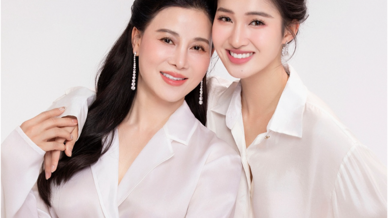 Soi ảnh cận nhan sắc của mẹ Phương Nhi khiến nhiều người nhầm là diễn viên điện ảnh, hóa ra Á hậu được thừa hưởng visual “đỉ.nh nóc” từ đây!