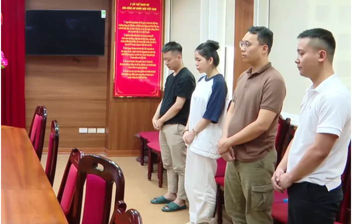 Vụ Quang Linh Vlog, Hằng Du Mục bị tạm giam : Kẹo rau củ Kera được xác định là hàng gi.ả, trong đó có thành phần “ Sobiton “ nguyên liệu làm thuốc xổ