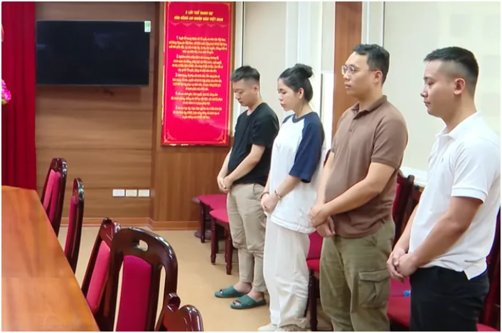 Vụ Quang Linh Vlog, Hằng Du Mục bị tạm giam : Kẹo rau củ Kera được xác định là hàng gi.ả, trong đó có thành phần “ Sobiton “ nguyên liệu làm thuốc xổ