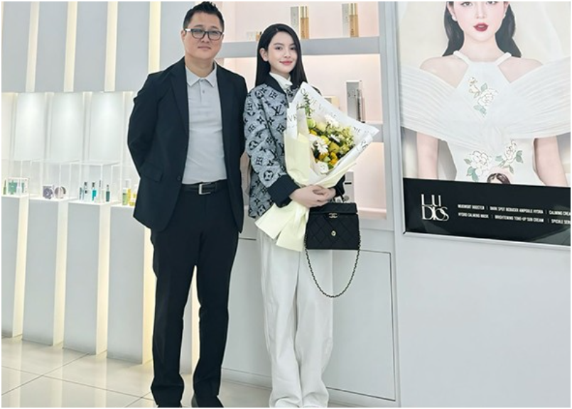 Với cái thái độ như này, Chu Thanh Huyền – Vợ Quang Hải trước sau gì cũng bị bế đi: Giống hệt Hằng Du Mục 1 thời