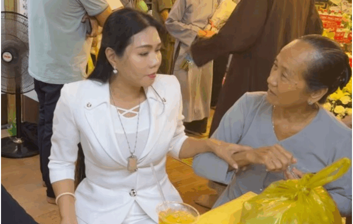 Trong ngày cúng 49 con trai, mẹ Quý Bình lên tiếng về tin đồn không hay của con dâu, Ngọc Tiền đanh thép nhờ đến pháp luật