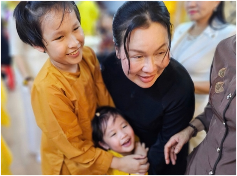 Nhà chồng khẳng định không hề bất hòa với con dâu như thiên hạ đồn, rất yêu thương vợ Qúy Bình: Chúng tôi không nói gì trên mạng cả, Ngọc Tiền chịu quá nhiều tổn thương rồi