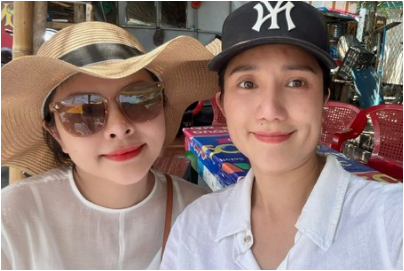 Nhiều nghệ sỹ tới tiễn biệt Qúy Bình về với biển, ai cũng nở nụ cười, chỉ mình Lê Phương lặng thinh đượm buồn: B.í m.ật sâu xa dần được hé lộ