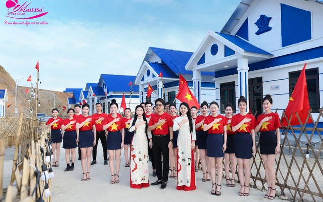 Không kêu gọi quyên góp, Mailisa tự tay dựng làng cho bà con: Nhà full nội thất, còn làm lễ nhập trạch linh thiêng cho người nghèo