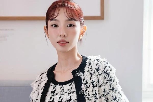 Dior bất ngờ đăng lại hình Thuỳ Tiên, nàng hậu trở lại đầy mạnh mẽ, còn Quang Linh Vlogs thì coi như chưa từng quen