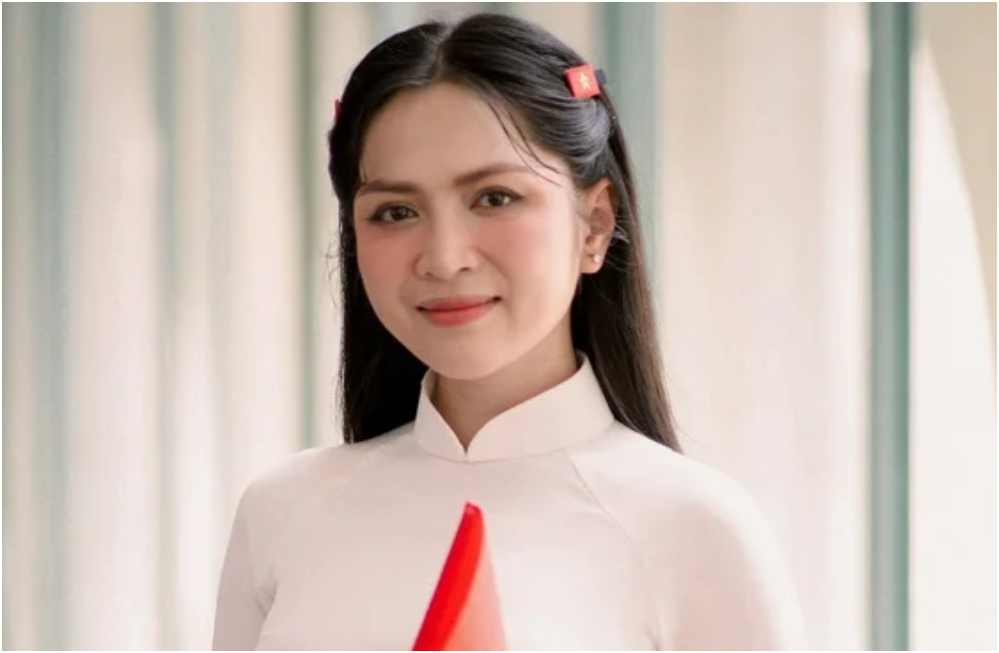 Vừa bị c.ư.ớ.p hit, vừa bị fan cuồng của ai đó ch.ử.i, ca sĩ Nguyễn Duyên Quỳnh phải khóa bình luận giữa tr.a.nh c.ãi liên quan Võ Hạ Trâm cói ca khúc “Viết tiếp câu chuyện hòa bình”