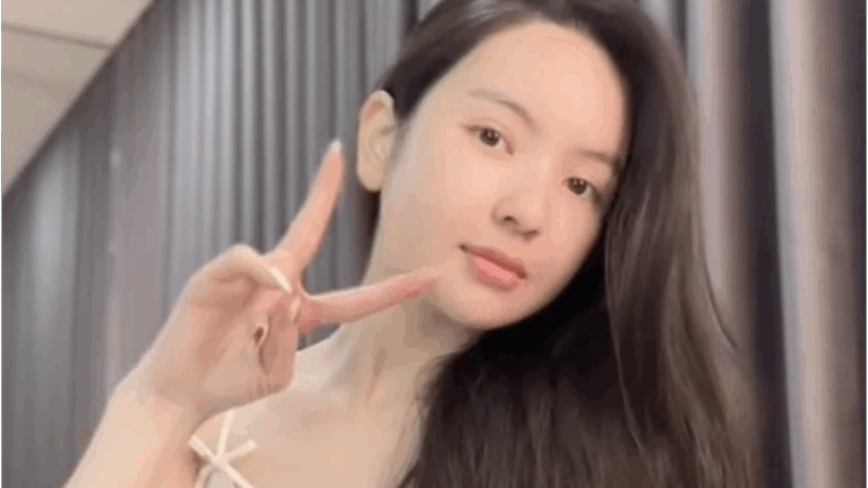 Vợ Quang Hải phải xấu hổ khi dám ‘đụng hà.ng’ Doãn Hải My, nhìn qua là thấy ‘thanh lịch’ sang trọng đè bẹp ‘thị phi’ đúng nghĩa