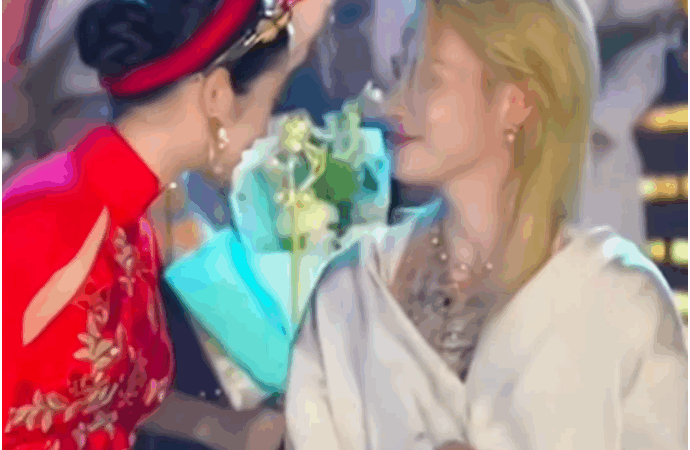 Jack là ngoại lệ Vbiz, không ai có thể phong sá.t anh, nuôi tóc dài tái xuất ‘đè bẹp’ drama, fan phá rào đuổi theo chỉ để được nhìn anh gần hơn