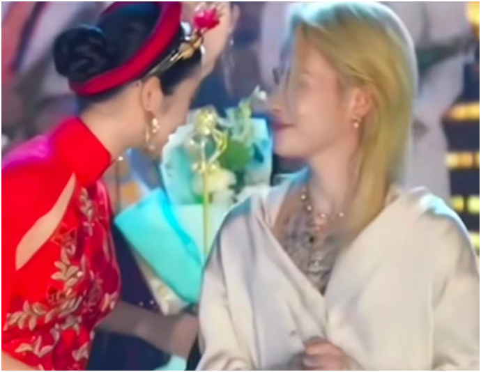 Jack là ngoại lệ Vbiz, không ai có thể phong sá.t anh, nuôi tóc dài tái xuất ‘đè bẹp’ drama, fan phá rào đuổi theo chỉ để được nhìn anh gần hơn