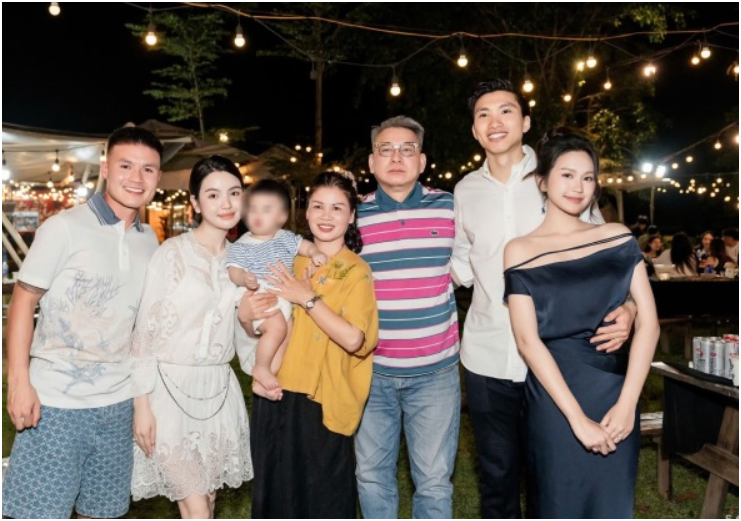 Đứng cùng nhau, Chu Thanh Huyền đước khen đẹp và sang trọng hơn Doãn Hải My nhờ 1 điểm đầy tinh tế: Quang Hải quá tự hào về vợ