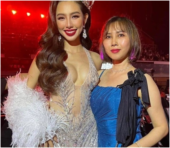 Mẹ Thùy Tiên có thái độ kỳ lạ sau khi con gái lên đường, dù trước đó từng lớn tiếng ra vẻ sang chảnh bênh vực con gái lắm: Tưởng mẹ tốt thế nào