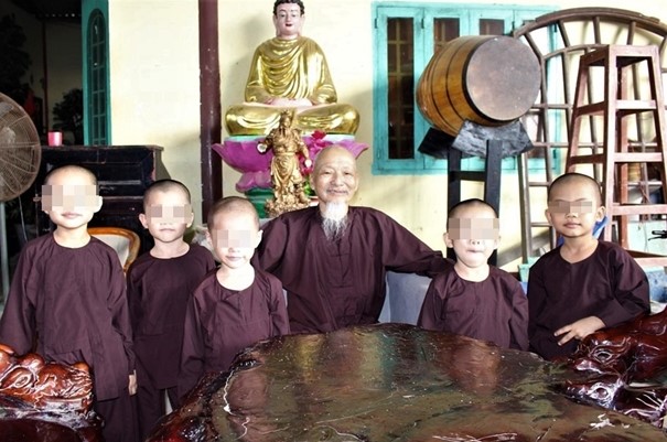 Sợ thực sự, ‘người vợ’ sắp ch.ế.t vẫn bị Lê Tùng Vân l.ợi d.ụ.ng, lộ bằng chứng thép trong vụ ‘thầy ông nội’ lo.ạ.n lu.â.n