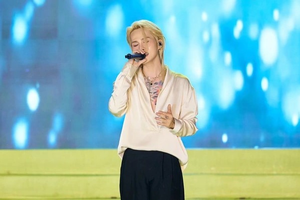 Jack bị VTV đưa thẳng lên bản tin đặc biệt, nghi l.ừa đ.ảo vụ bán lightstick thu 3,6 tỷ, phía nam ca sỹ đáp trả luôn: ‘Đó chỉ là thông tin 1 chiều’
