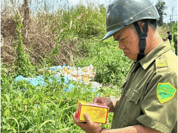 Hé lộ lời khai người đứng sau vứt bỏ hàng nghìn sản phẩm