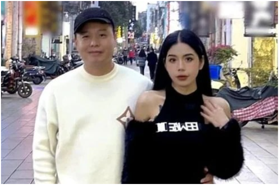 Tôn Bằng kh:oe đã nộp đơn kiện Hằng Du Mục: ‘Thôi xong, ở trong tò mà cũng nhức nhức cái đầu với anh’