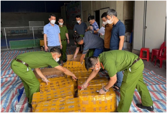 Công an tạm giữ 20 tấn nội tạng động vật bốc mùi, không rõ nguồn gốc