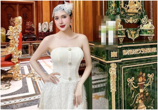 Ngân Collagen bị bó:c tr:ần nhan sắc thực qua camera thường: “Nhìn có chán đời không cơ chứ”