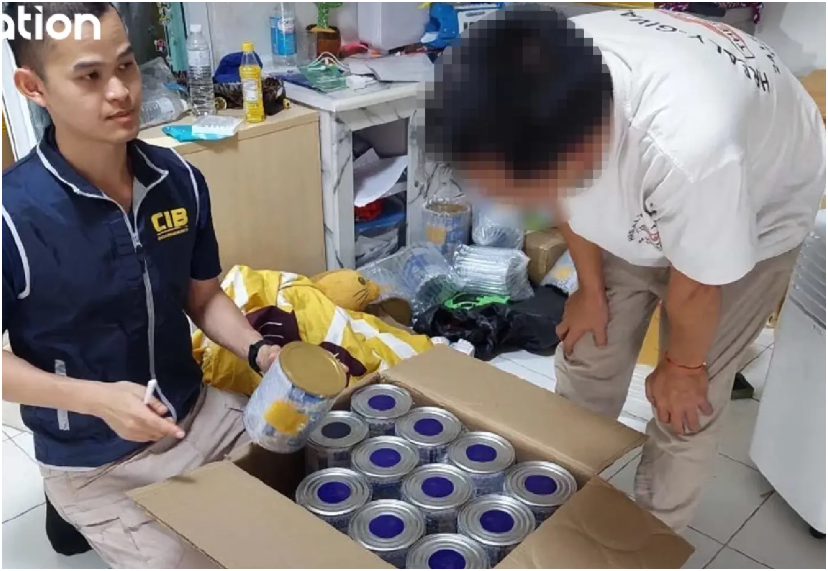 Đột kích 2 xưởng đóng gói, công an triệt phá đường dây sản xuất sữa bột Ensure Gold giả quy mô hàng tỷ đồng, tịch thu hơn 5.000 sản phẩm
