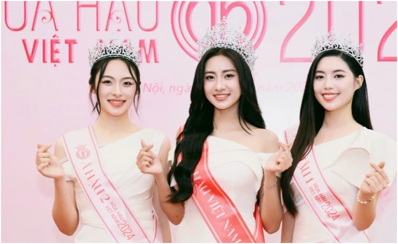 Hoa hậu Hà Trúc Linh: “Tôi bị khó chịu trước người tiền nhiệm hoa hậu Thanh Thủy, không thoải mái được”