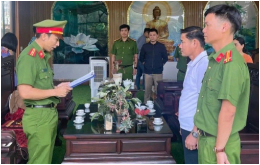 Thôi xong, bắt anh trai ông Thích Minh Tuệ: “Chuyện gì thế này, sao lại vậy?”