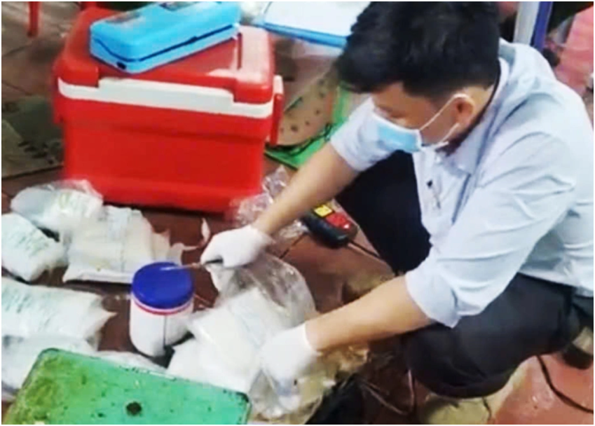 Ba cơ sở bị phát hiện ngâm rau chuối vào chất t:ẩy tr:ắng, h:àn the