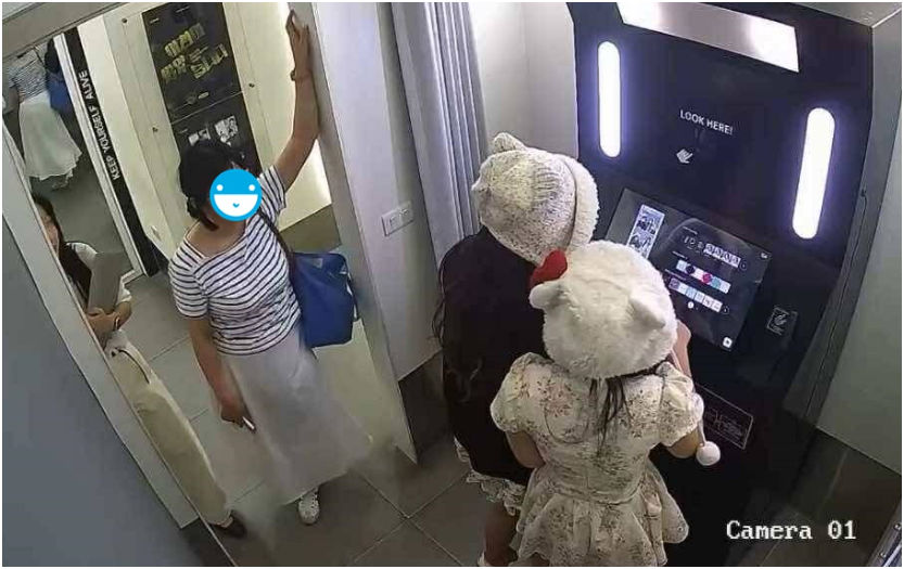 Khách Hàn Quốc lao vào đ::á:nh nh:au trong tiệm photobooth ở Hà Nội: Quá đáng lắm rồi