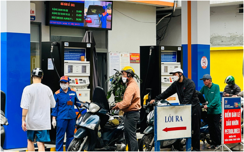 Đóng cửa cây xăng khi Hà Nội cấm xe máy trong vành đai 1? Chứ còn ai đâu mà đổ xăng nữa