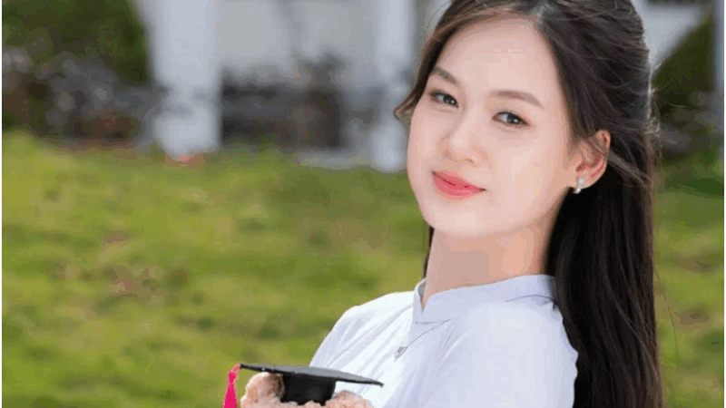 Cận cảnh nhan sắc của thủ khoa toàn quốc khối A00: ‘Ôi tr:ời ơi, sao mà đẹp dữ vậy’