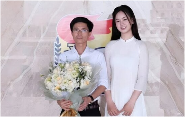 Cận cảnh nhan sắc đời thường của nữ thủ khoa đạt 30 điểm tuyệt đối: Đẹp tuyệt trần, vừa giỏi lại còn xinh nữa, khối anh trai theo