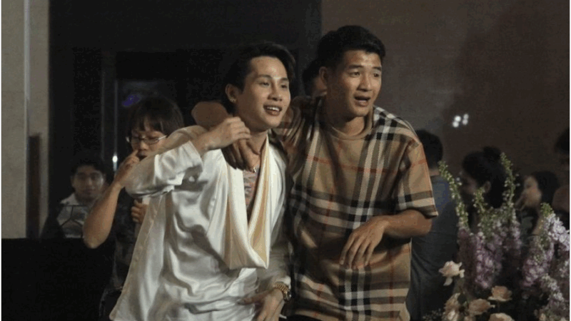 Lý do Jack thân thiết bất ngờ với loạt sao bóng đá Việt: Cứ tưởng xã giao, ai ngờ ôm ấp thân tình thế này!
