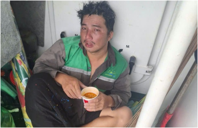 Ngư dân An Giang trôi dạt 6 tiếng giữa biển dữ, phép màu xảy ra khi tàu lạ bất ngờ xuất hiện cứu sống!