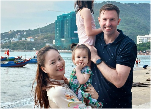 Lan Phương xác nhận đã ly hôn chồng Tây suốt 7 năm bên nhau, có 2 đứa con, hé lộ lý do: “Chỉ những người có chồng Tây mới hiểu, không sư:ớng như mọi người nghĩ đâu”
