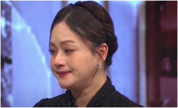 Lan Phương lần đầu lên tiếng giải thích về việc ly dị chồng Tây: “Anh ấy làm tôi đau lắm, đêm nào cũng khiến tôi phải khóc”
