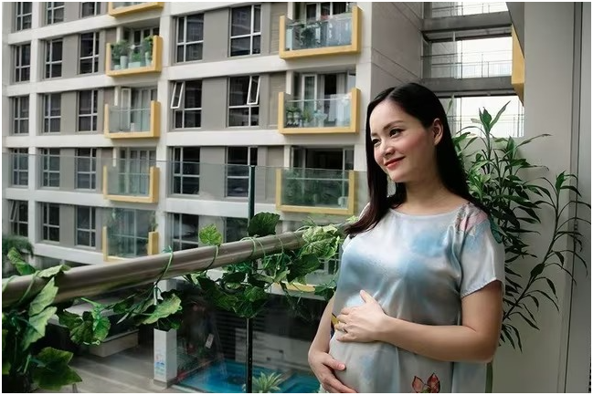 Rõ căn hộ sang xịn mịn của Lan Phương và chồng Tây: “Có phúc như vậy mà không biết hưởng, còn đòi phải làm này kia nữa”