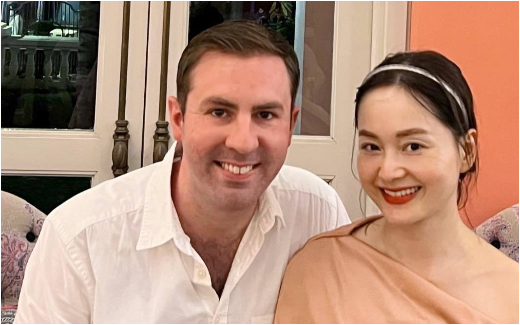 Chồng tây của Lan Phương: “Tôi yêu thương vợ tôi lắm, chỉ vì công việc và khoảng cách xa quá nên tôi mới để mất cô ấy, tôi thật sự rất hối hận”