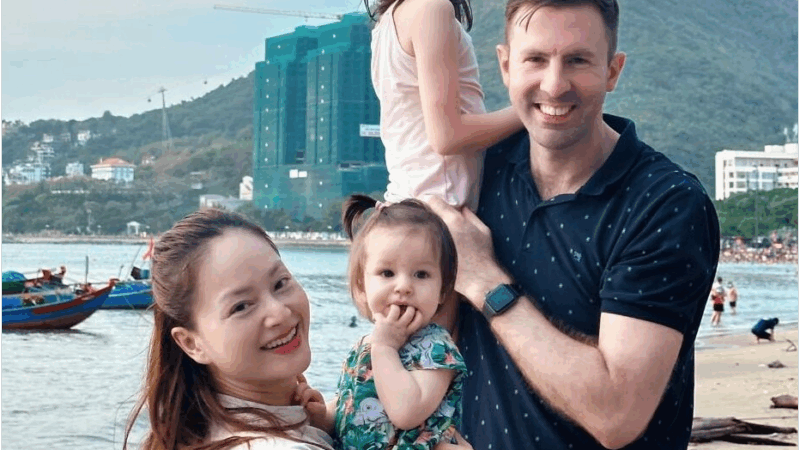 Lan Phương bị mỉa mai vì cố tình “vạch áo cho người xem lưng”: Chuyện này không nên công khai đâu, đừng có làm thế nữa, không hay ho gì đâu