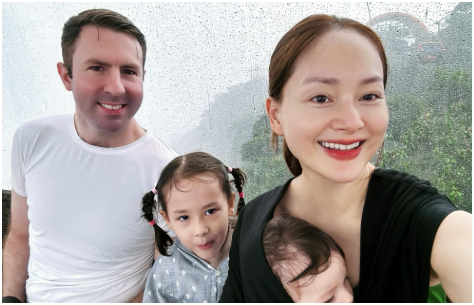 Lan Phương trước khi ly hôn: “Yêu chồng Tây hết mực, lúc nào cũng vào 3 ra 7, không có chồng là sống không nổi. Lúc nào cũng coi chồng là nhất”