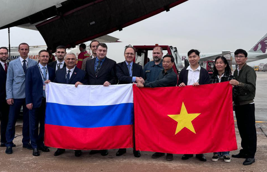 Liên bang Nga gửi 29 tấn hàng cứu trợ đến người dân TP Huế: 58 thuyền cứu nạn, hàng ngàn vật phẩm thiết yếu vượt nghìn cây số về Việt Nam