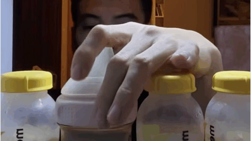 Cảm động thật, chồng H’Hen Niê lấy sữa của vợ cho bạn bè uống cùng: ‘Ai cũng khen ngon’