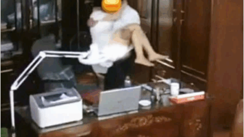 Luật sư nói gì về vụ người đàn ông “th:ân mậ:t với nhiều ph:ụ n:ữ” trong phòng làm việc: Anh phân tích cạn kẽ, nói rõ đúng sai?