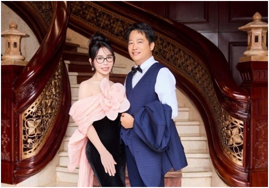 Rõ gương mặt không xài app của Mailisa: ‘Khác 1 trời 1 vực trên mạng’