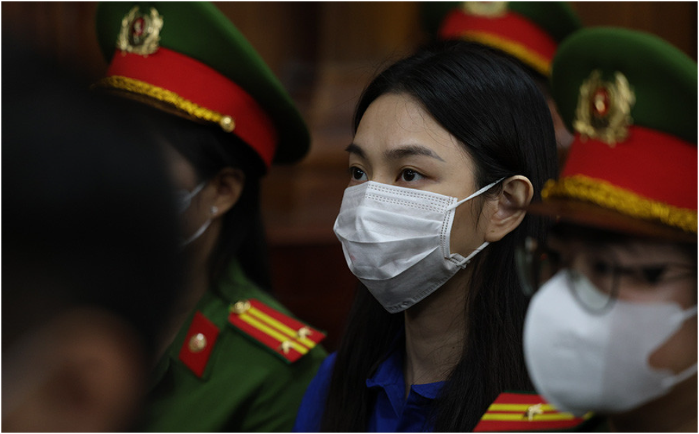 Chị em thân thiết kiêm Tổng Giám đốc Công ty Sen Vàng vắng mặt tại phiên tòa xét xử hoa hậu Thùy Tiên: ‘Gặp h:ọa mới biết ai là bạn’