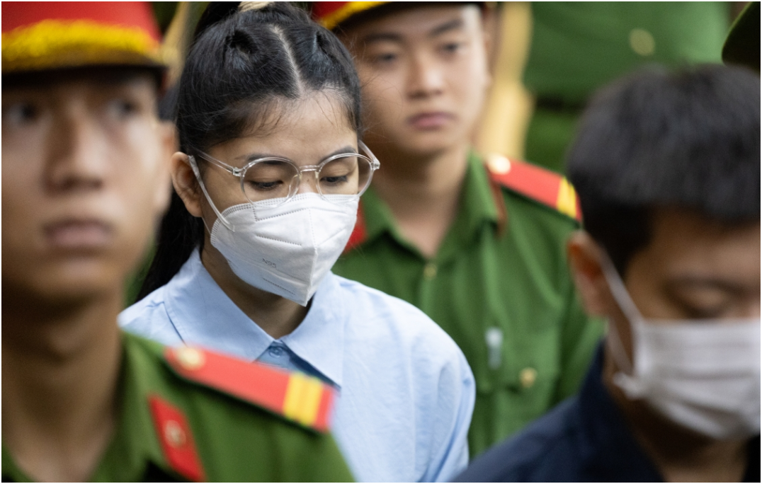 Hằng Du Mục tỏ ra hối hận, thừa nhận thiếu kiểm tra thông tin: ‘Nếu biết sai phạm sẽ không bao giờ làm như thế’