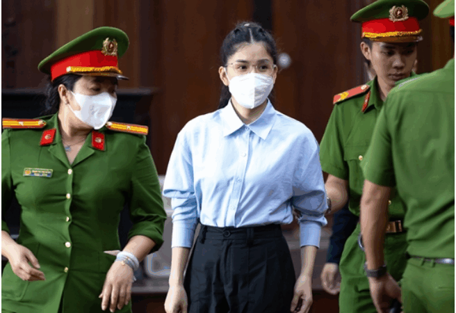 Xót quá, Hằng Du Mục nặn sữa mỗi ngày trong trại: ‘Liệu có được cho tạm hoãn thi hành án vì đang nuôi con nhỏ?’