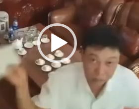 Rõ chân dung lãnh đạo trường lộ clip thân mật với nhiều phụ nữ  trong phòng làm việc: Đúng là tâm sinh tướng, nhìn phát biết ngay con người biến thái cỡ nào