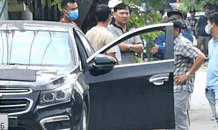 Phát hiện thi thể cô gái trong cốp ô tô ở TP.HCM: Chủ xe ngửi thấy mùi hôi, mở ra mới tá hỏa