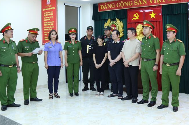 Vụ b:ắt t:ạm gi:am chồng Đoàn Di Băng: Cơ quan chức năng phát c:ảnh b:áo khẩ:n về loạt sản phẩm liên quan