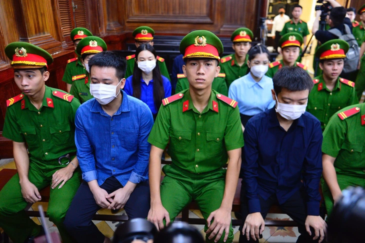 Rõ mức á:n Thùy Tiên – Quang Linh – Hằng Du Mục có thể đối diện ‘theo cáo buộc’: Chuyến này coi như hết cửa thoát?