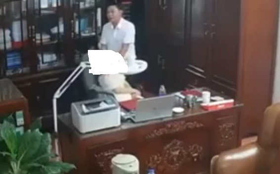 Vụ clip “thân mật” với nhiều phụ nữ: Người phát tán có thể ngồi tù tới 15 năm, luật sư nói rõ mức án khiến ai cũng giật mình!